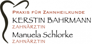 logo für eine zahnarztpraxis mit einem zahnumriss und text: praxis für zahnheilkunde, kerstin bahrmann zahnärztin, manuela schlorke zahnärztin.