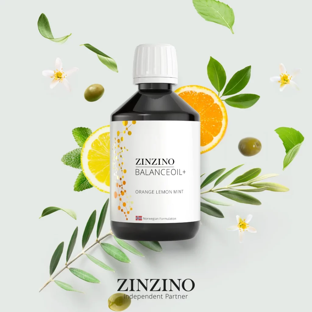 eine flasche zinzino balanceoil+ ist umgeben von orangen und zitronenscheiben, grünen blättern, oliven und kleinen weißen blüten auf einem hellen hintergrund, der ganzheitliche gesundheit widerspiegelt. der text lautet zinzino balanceoil+ orange zitrone minze.